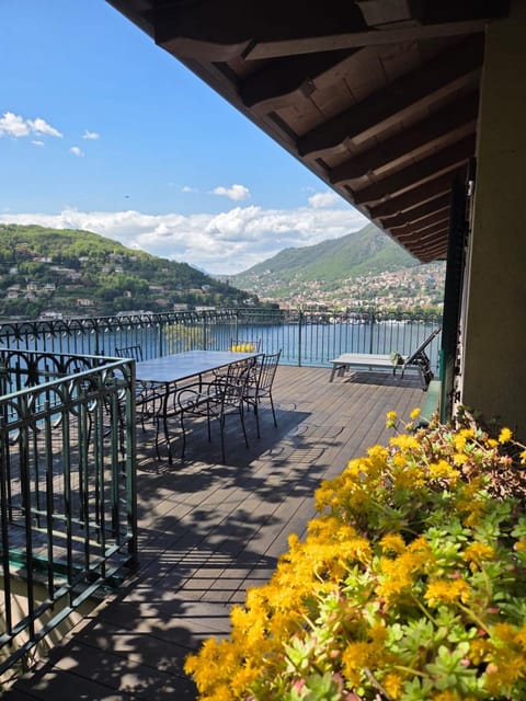 Balcony/Terrace, Lake view, Mountain view