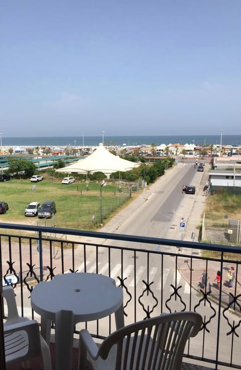 View (from property/room), Balcony/Terrace, Beach