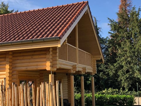 Boomstamhuis High Chaparral Campground/
RV Resort in Limburg (province)