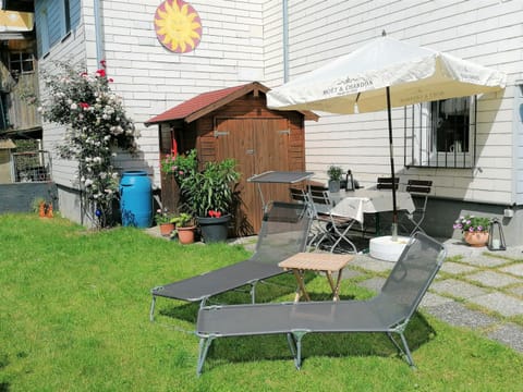 BBQ facilities, Garden, Seating area