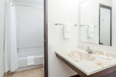 Bathroom, Photo of the whole room, On site