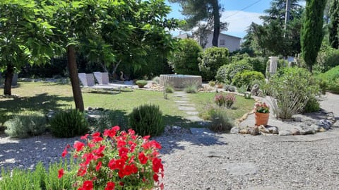 Les Coronilles Bed and Breakfast in Saint-Maximin-la-Sainte-Baume