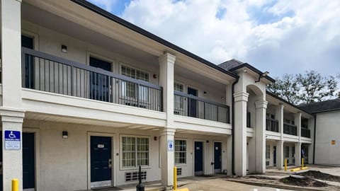 Property building, View (from property/room), Balcony/Terrace