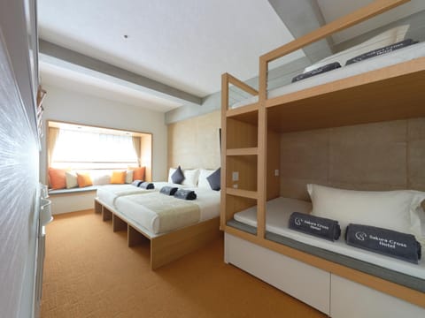 Photo of the whole room, group of guests, bunk bed, Family