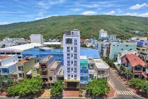 Property building, Day