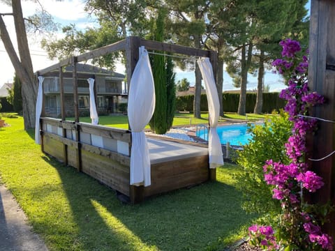 Garden, Swimming pool
