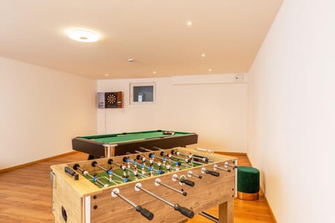 Billiard, Game Room, Table tennis