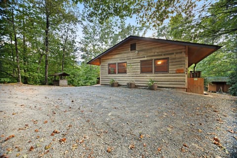 Hollow's End House in Swain County