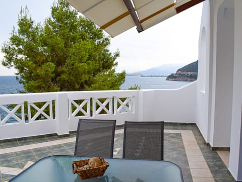 Day, Natural landscape, View (from property/room), Balcony/Terrace, Seating area, Dining area, Mountain view