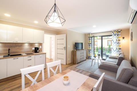 Kitchen or kitchenette, Living room, Seating area