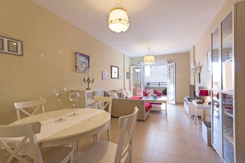 Communal lounge/ TV room, Dining area