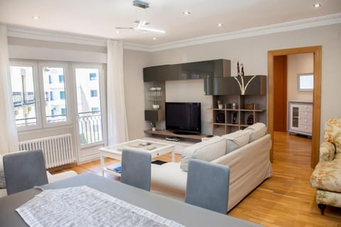 TV and multimedia, Living room, Seating area