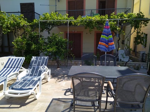 Patio, sunbed