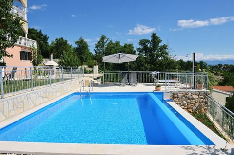 Balcony/Terrace, Swimming pool