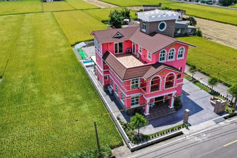Property building, Spring, Day, Neighbourhood, Natural landscape, Landmark view, Location