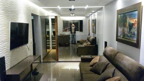 Communal lounge/ TV room, TV and multimedia, Living room, Seating area