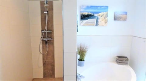 Haus Freiraum, Am Alten Deich 13b House in Friesland