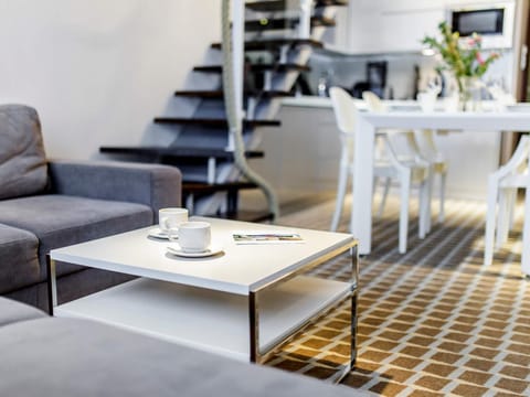 Living room, Seating area