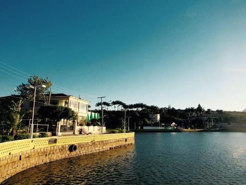 Nearby landmark, Neighbourhood, Natural landscape, Lake view