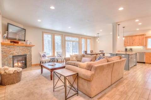 Serenity Shores - Meredith Lodging House in Pacific City