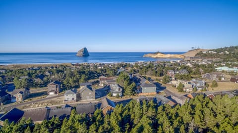 Serenity Shores - Meredith Lodging House in Pacific City