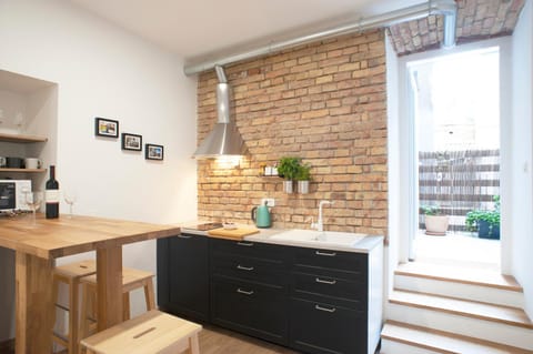 Patio, TV and multimedia, Coffee/tea facilities, Balcony/Terrace, Kitchen or kitchenette, Living room, Seating area, Dining area, Bedroom