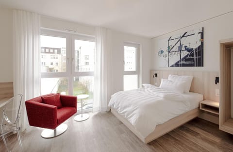 Bed, Photo of the whole room, Seating area