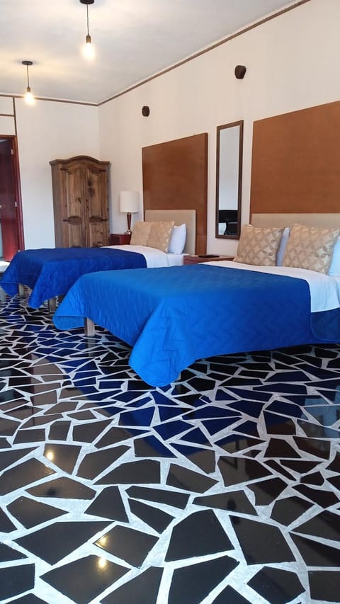 Bed, TV and multimedia, Living room, Bedroom