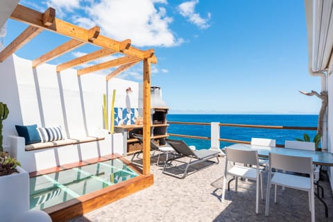 Balcony/Terrace, Sea view, Sea view, sunbed