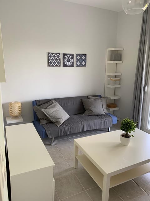 Living room, bunk bed