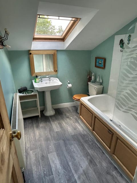 Cynfaen house House in Wales