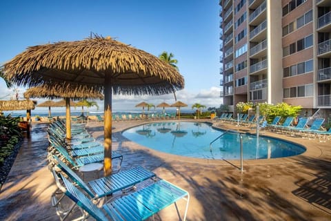Property building, Sea view, Swimming pool, sunbed