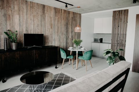 Communal lounge/ TV room, TV and multimedia, Living room, Seating area, Dining area