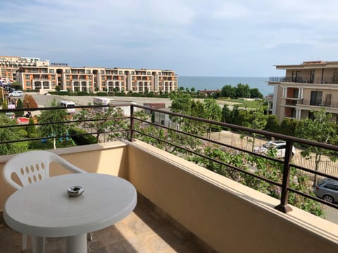 Balcony/Terrace, Sea view, Street view