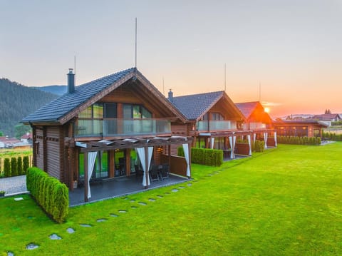 Property building, Restaurant/places to eat, Spring, Day, Natural landscape, Garden, Garden, Balcony/Terrace, Garden view, Breakfast, Sunrise, Sunset