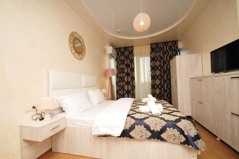 Decorative detail, Seating area, Dining area, Bedroom