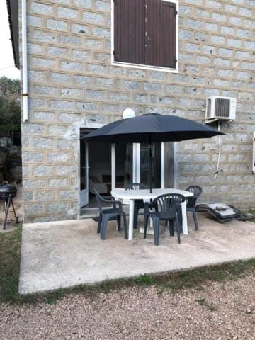 Patio, Facade/entrance, BBQ facilities