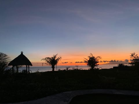 Yogi Beach Cabin Cabin in Abang