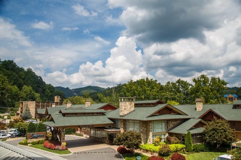Property building, Bird's eye view, Parking