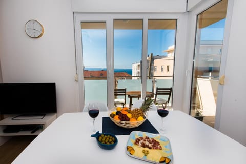 Living room, Dining area, Sea view