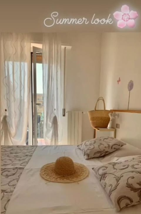 Photo of the whole room, Swimming pool, Breakfast