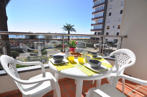 View (from property/room), Balcony/Terrace, Sea view