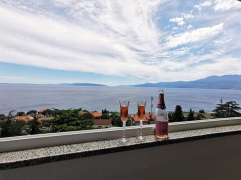 Balcony/Terrace, Sea view, Sea view, Street view