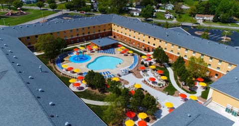 Bird's eye view, Swimming pool