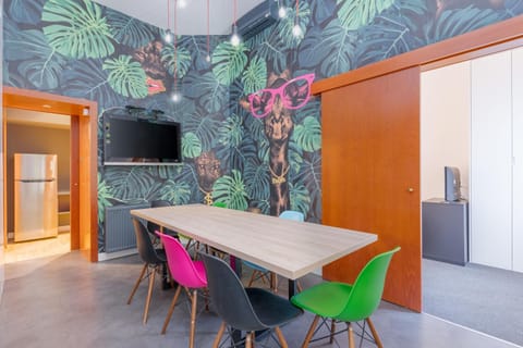 Communal lounge/ TV room, Seating area, Dining area