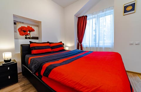 Bed, Photo of the whole room, Bedroom, locker