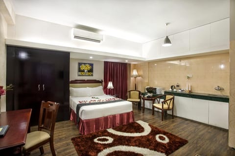 Bed, Living room, Photo of the whole room, Bedroom, hair dresser