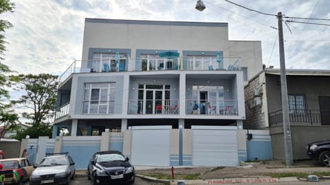 Facade/entrance, Off site