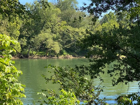 Riverfront Lodge Nature lodge in Burkesville