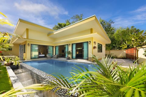 Property building, Swimming pool, Swimming pool